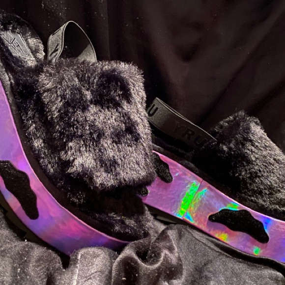 Yro Slides